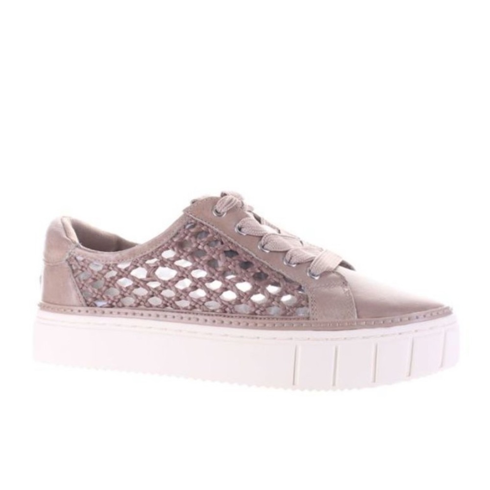 Vince Camuto Reanu tan fashion sneaker